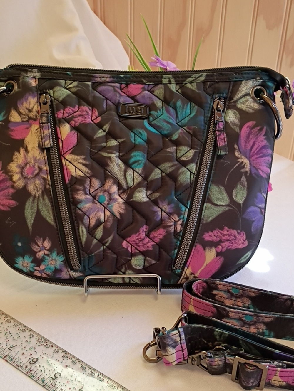 Quilted Floral Crossbody Bag - Black Multi Lug Swivel Bloom Blk